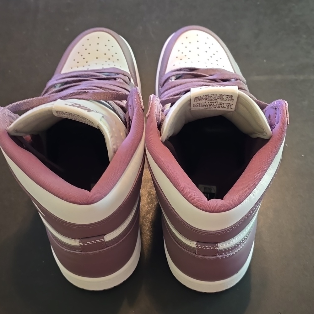 Nike Air Jordan 1 Retro High Og Mauve-White (No Offers) - Picture 4 of 8